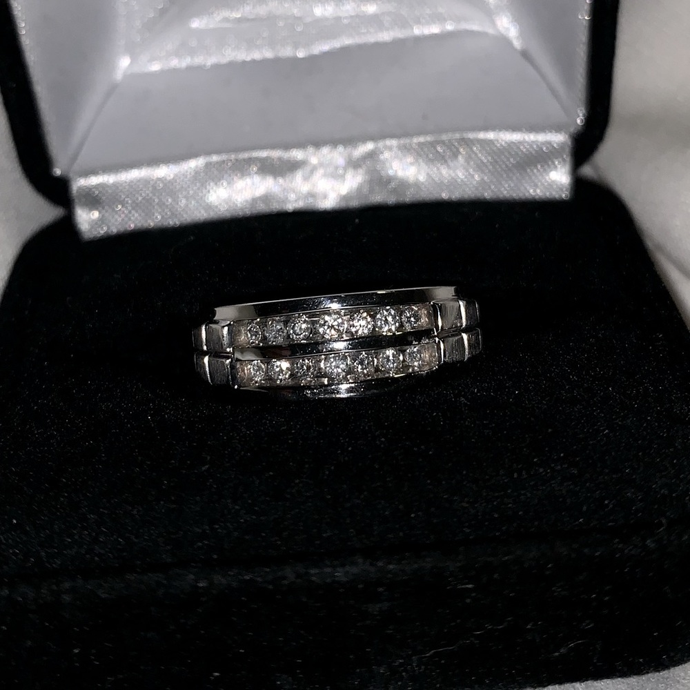 Men’s Diamond Wedding Band - Picture 3 of 6